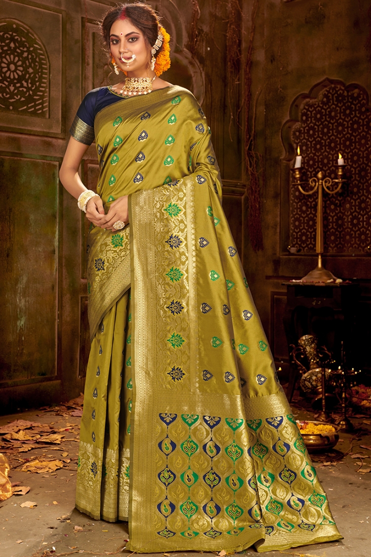 Latest Design Green Saree In Silk