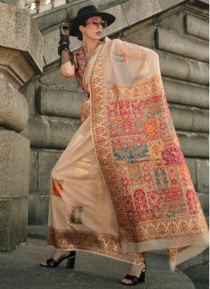 Lavish Handloom silk Weaving Cream Trendy Saree