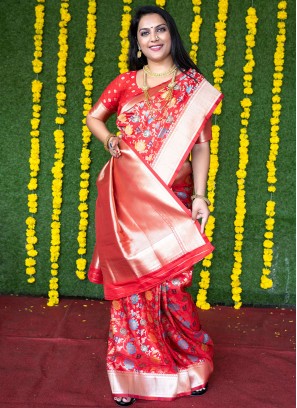 Lovely Jacquard Work Traditional Saree