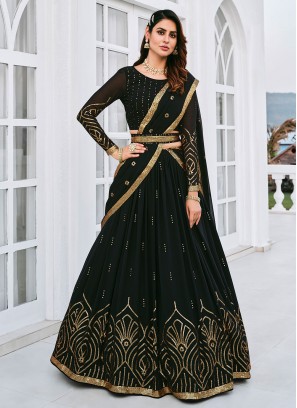 Magnetic Embroidered Lehenga Choli