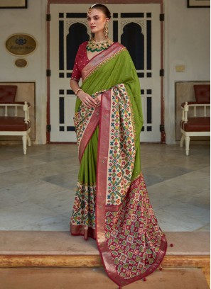 Magnetize Green Contemporary Saree