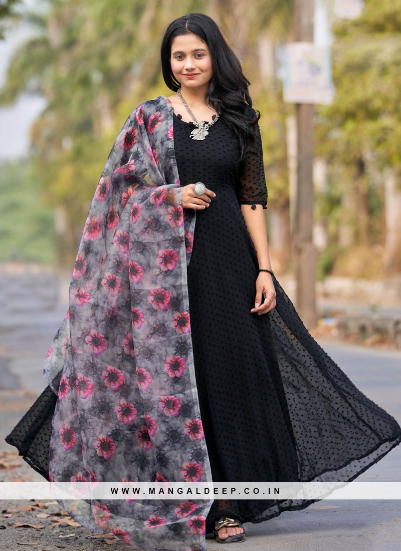 Buy Designer & Party Gowns for Women Online in India