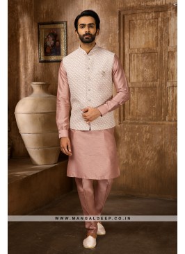 Men's Onion Ethnic Motifs Kurta with Pyjamas & Nehru Jacket