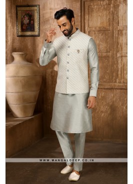 Men's Grey Ethnic Motifs Kurta with Pyjamas & Nehru Jacket