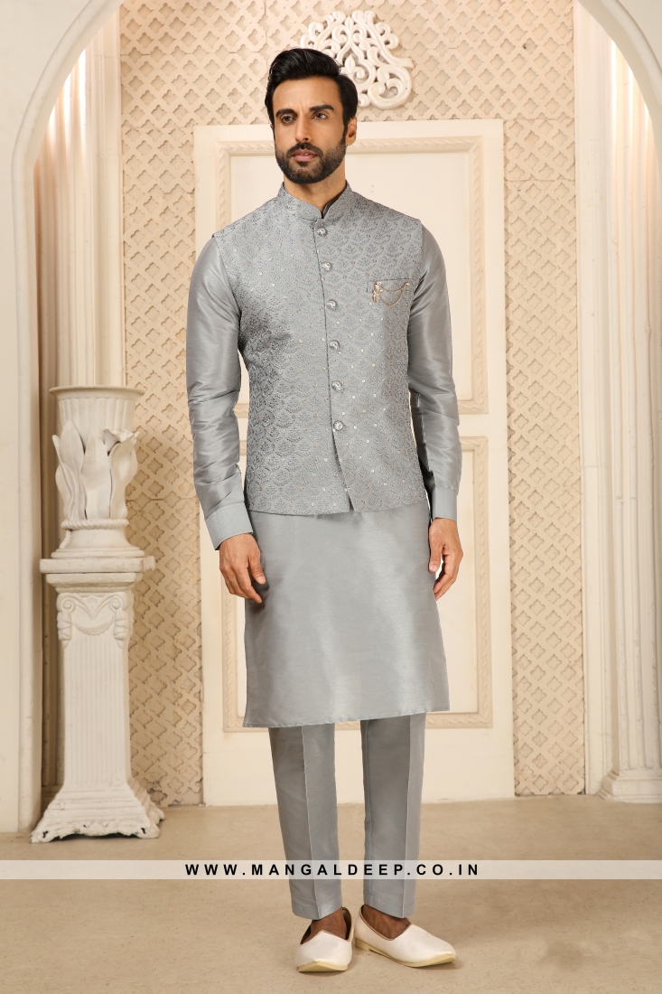 Men's Grey Ethnic Motifs Kurta with Pyjamas & Nehru Jacket