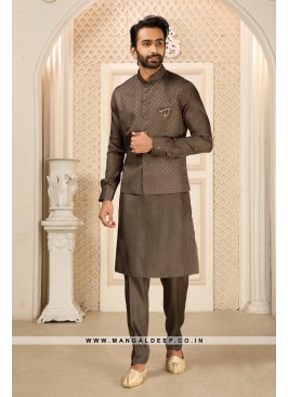 Men's Dark Brown Ethnic Motifs Kurta with Pyjamas 