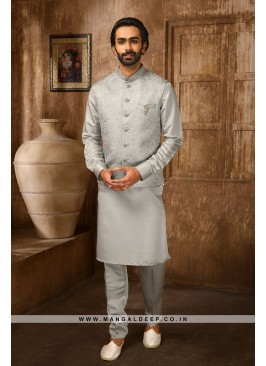 Men's Grey Ethnic Motifs Kurta with Pyjamas & Nehru Jacket