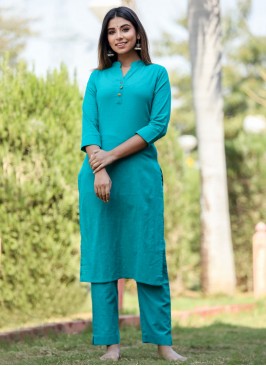 Mesmeric Plain Casual Kurti