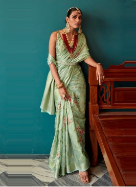 Mesmerizing Floral Print Green Classic Saree