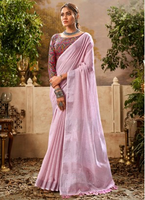 Mesmerizing Trendy Saree For Party