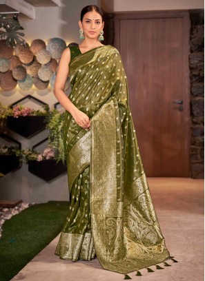 Modish Trendy Saree For Reception