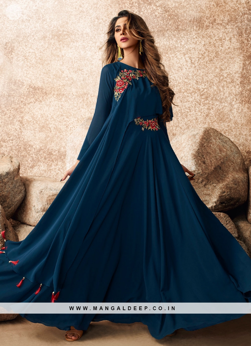 Dark navy blue gown.– Frontier Bazarr