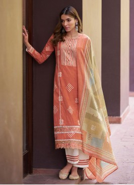 Outstanding Digital Print Salwar Kameez