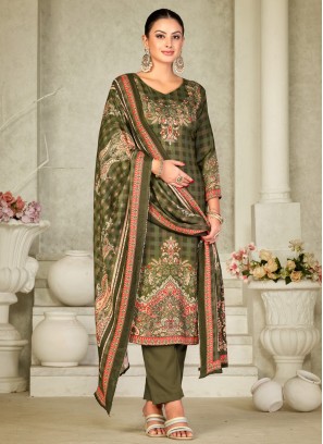 Pashmina Salwar Kameez in Green