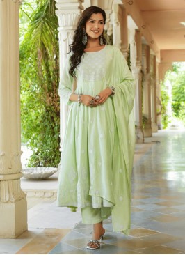 Perfervid Thread Work Muslin Trendy Salwar Kameez