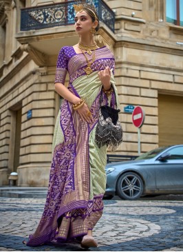 Praiseworthy Silk Green Saree