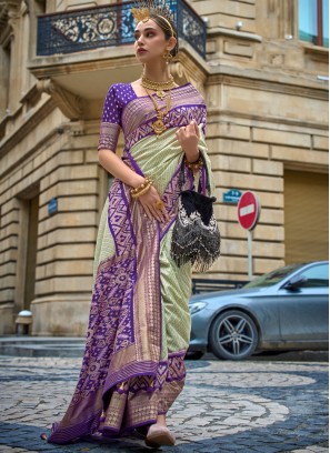 Praiseworthy Silk Green Saree