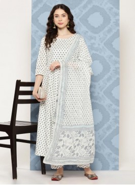 Prepossessing Cotton Printed Pant Style Suit