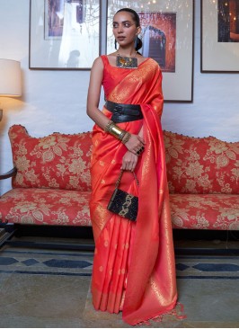 Prominent Handloom silk Trendy Saree