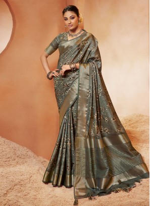 Refreshing Digital Print Crepe Silk Classic Saree