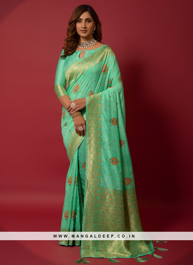 Renowned Contemporary Style Saree For Mehndi