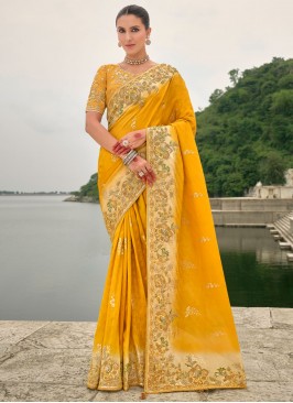 Renowned Yellow Weaving Traditional Saree