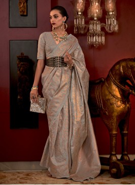 Resplendent Handloom silk Weaving Grey Saree