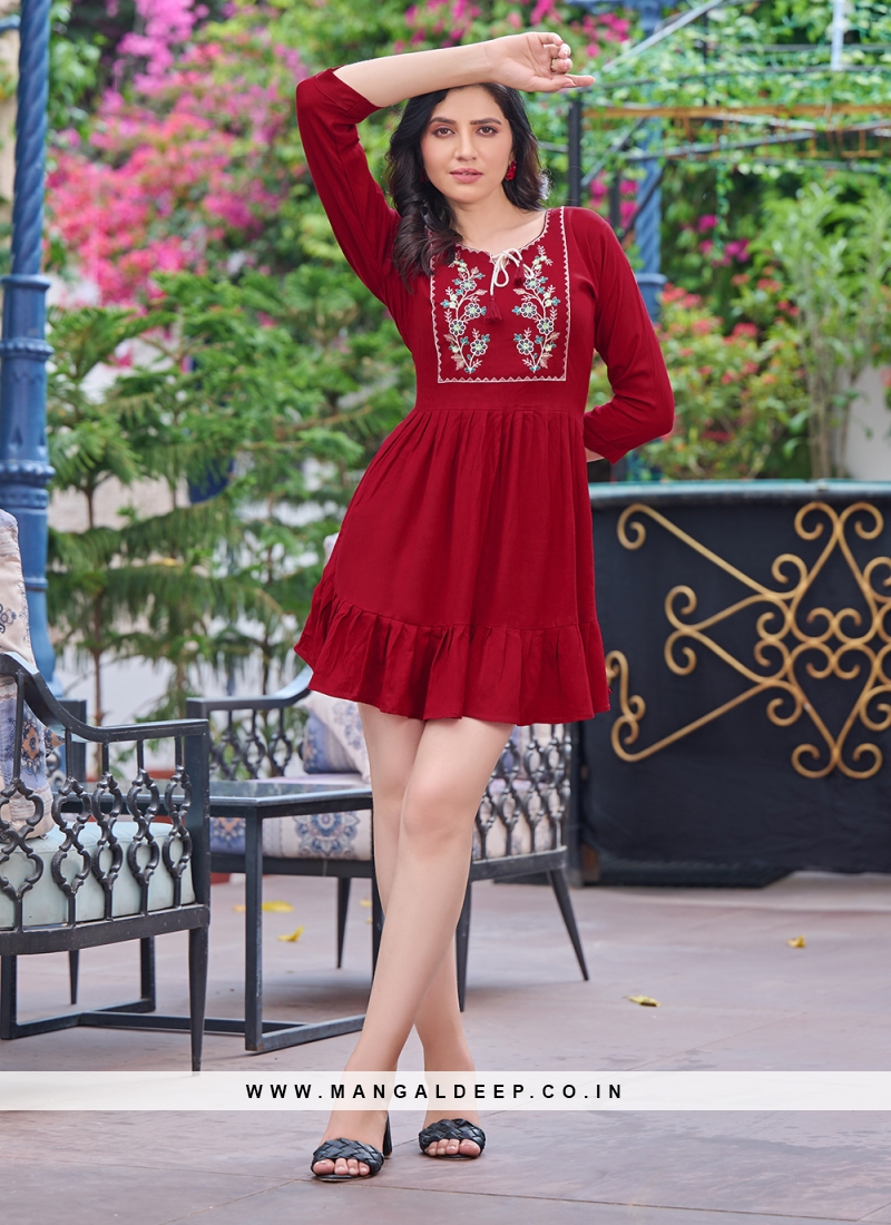 White Floral Red Rose Printed Georgette Kurti With Dupatta, Party Wear Kurti,  Bridesmaid Kruti.