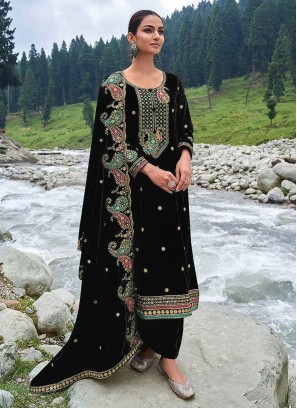Salwar Kameez Embroidered Velvet in Black