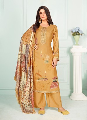 Staggering {work} {colour} {fabric} {style}