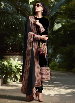Striking Churidar Salwar Suit For Festival