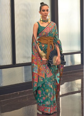 Striking Handloom silk Rama Weaving Classic Saree