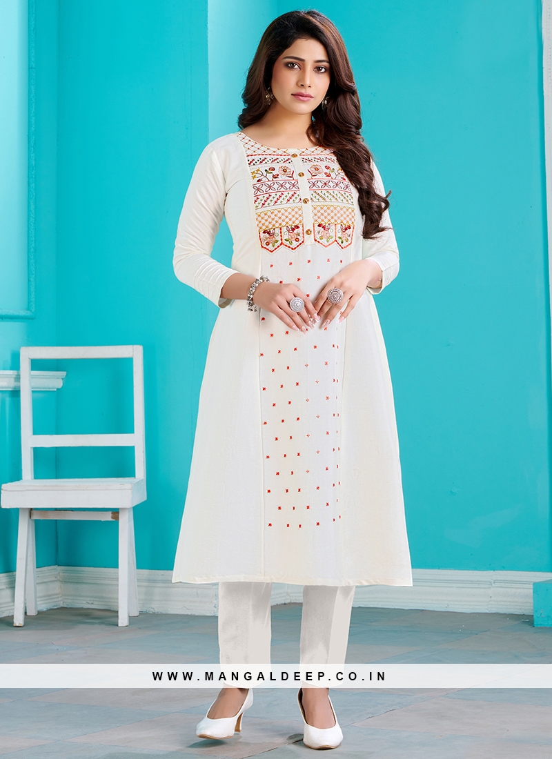 Accessories Styling Ideas With White Kurti|व्हाइट कुर्ती के साथ एक्सेसरीज  आइडियाज| white kurti ke saath accessories styling ideas | accessories  styling ideas with white kurti | HerZindagi