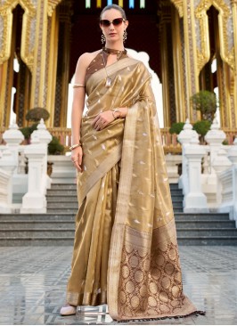 Stupendous Traditional Saree For Festival