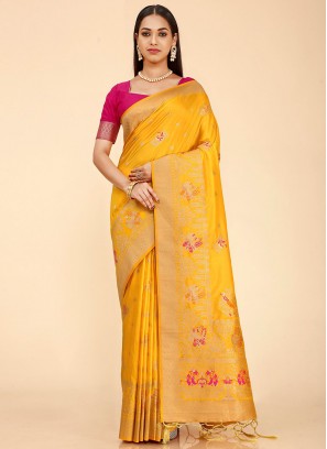 Sumptuous Saree For Festival