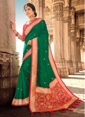 Surpassing Banarasi Silk Weaving Green Classic Saree