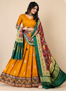 Tantalizing Thread Long Choli Lehenga