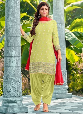 Tempting Embroidered Georgette Salwar Kameez