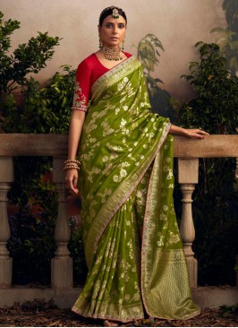 Thrilling Green Classic Saree