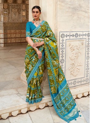Titillating Patola Silk  Weaving Green Classic Saree