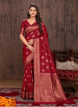 Trendy Saree Border Banarasi Silk in Maroon