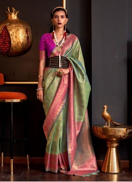 Trendy Saree Weaving Handloom silk in Green