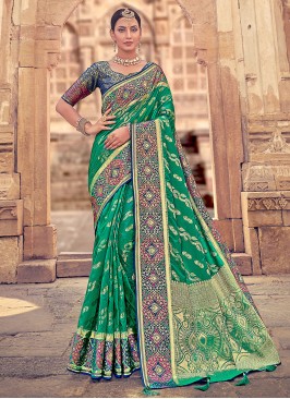 Trendy Saree Weaving Silk in Green