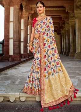 Vivacious Designer Traditional Saree For Engagement