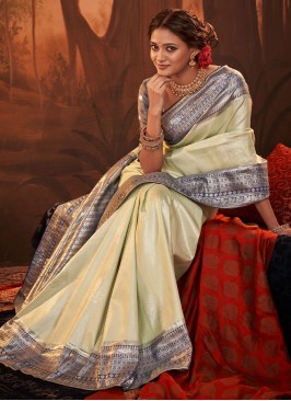 Voguish Kanchipuram Silk Weaving Classic Saree