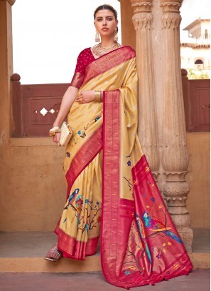 Voluptuous Woven Saree