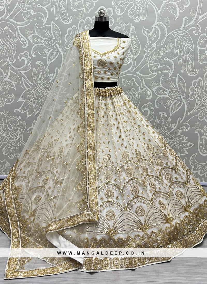 35 Banarasi Lehenga Designs That Every Bride Needs To Check Out For Her  Small Wedding  WeddingBazaar